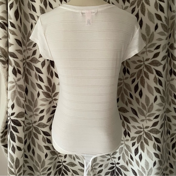 Victoria Secret Women White Bodysuit Size M - Picture 2 of 3